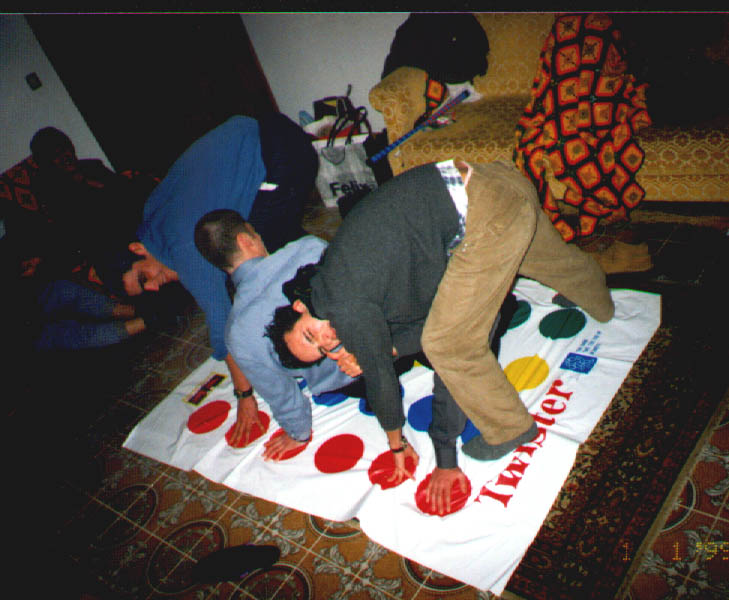 Twister2.jpg (82601 bytes)